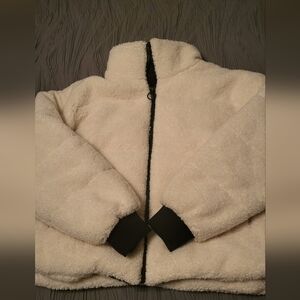 NVLT Off White Sherpa Cropped Jacket Like New.  Size Large. Cozy  Teddy Bear